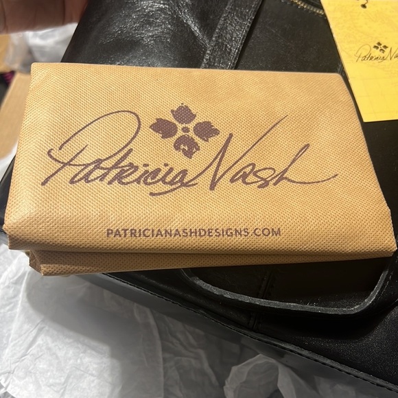 LAST ONE NWT Patricia Nash Genuine Leather Colorblock Tote NWT - Picture 3 of 8